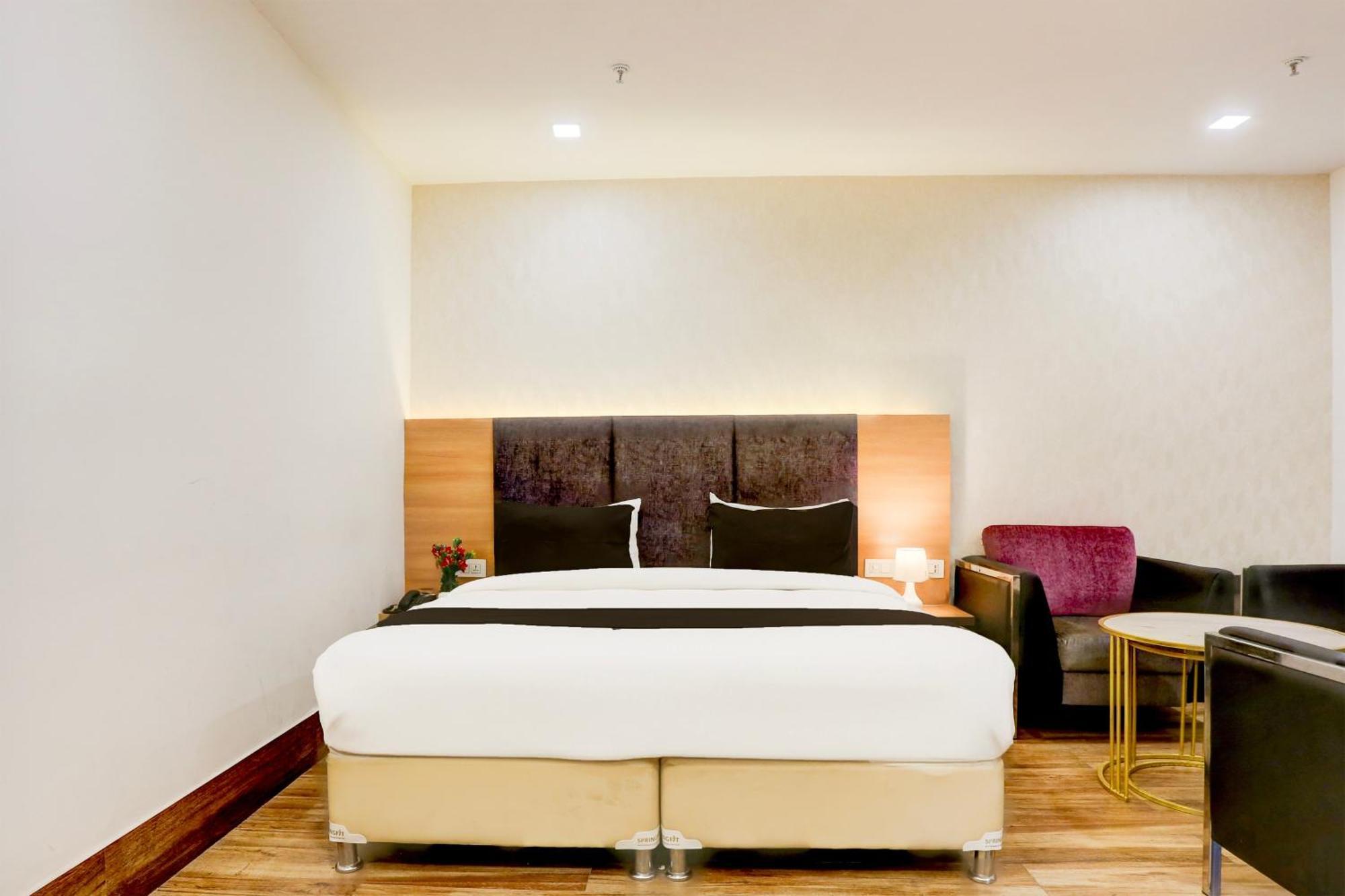 Palette Calista Premium Resort Samalkha エクステリア 写真
