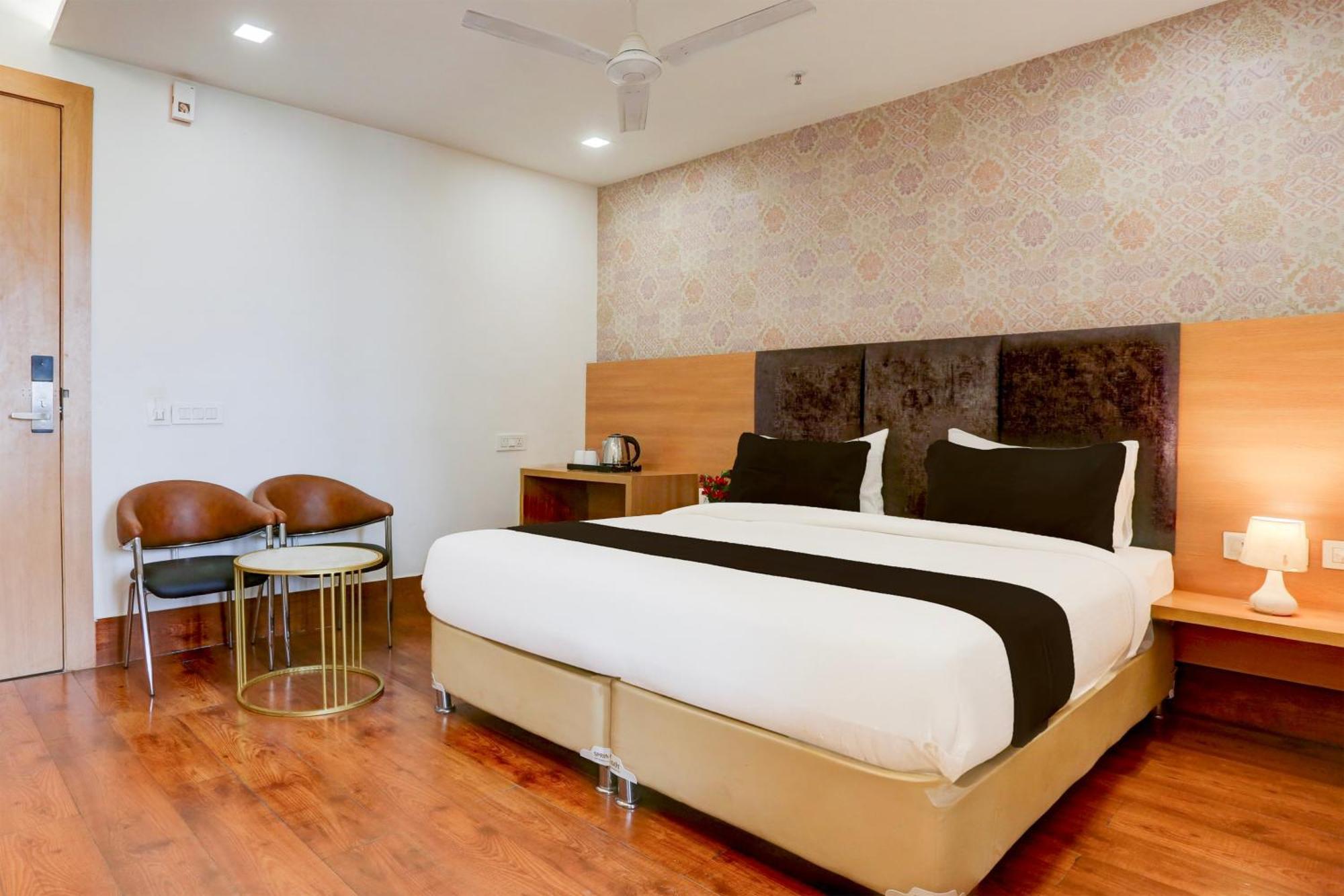 Palette Calista Premium Resort Samalkha エクステリア 写真