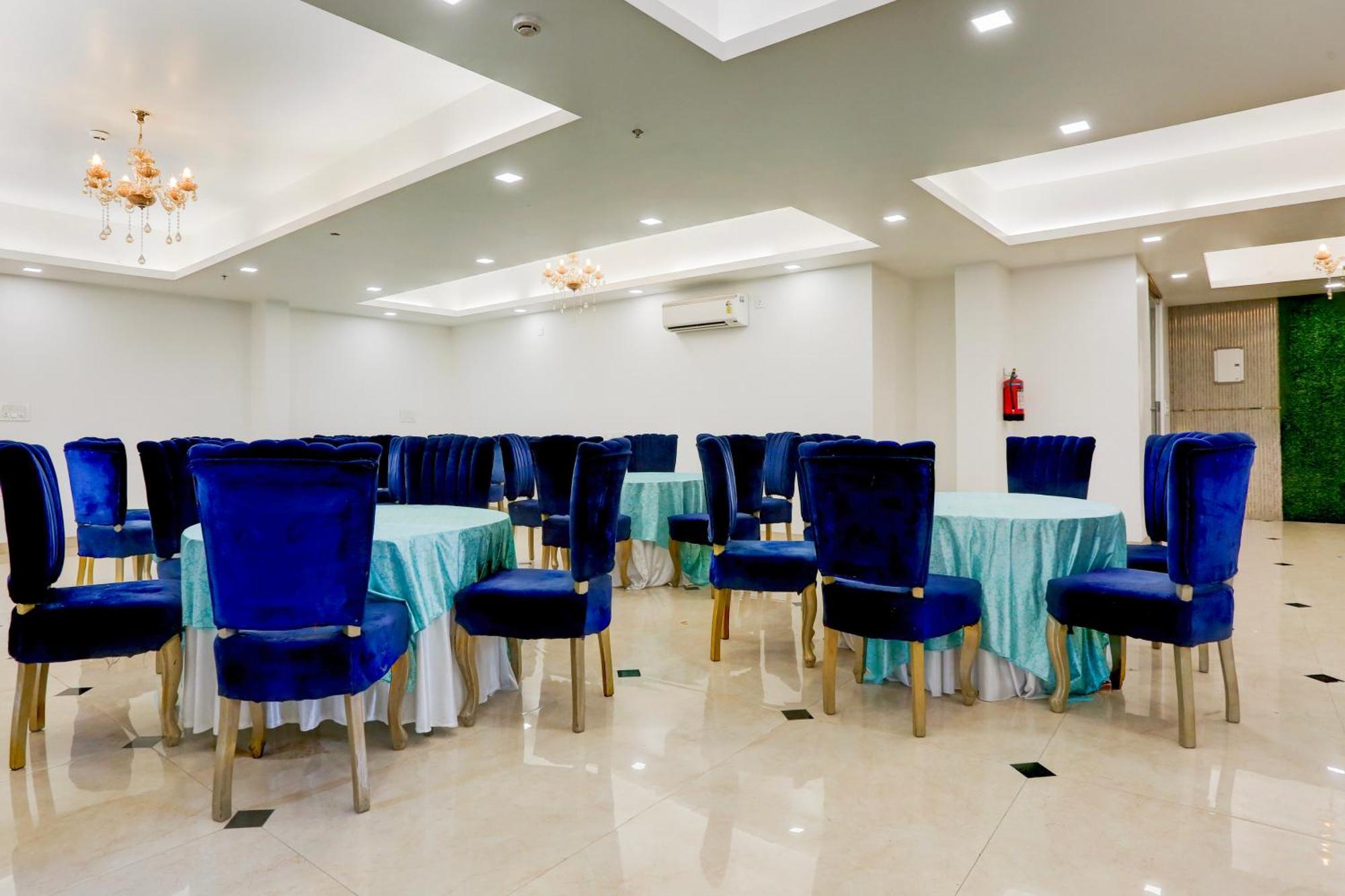 Palette Calista Premium Resort Samalkha エクステリア 写真