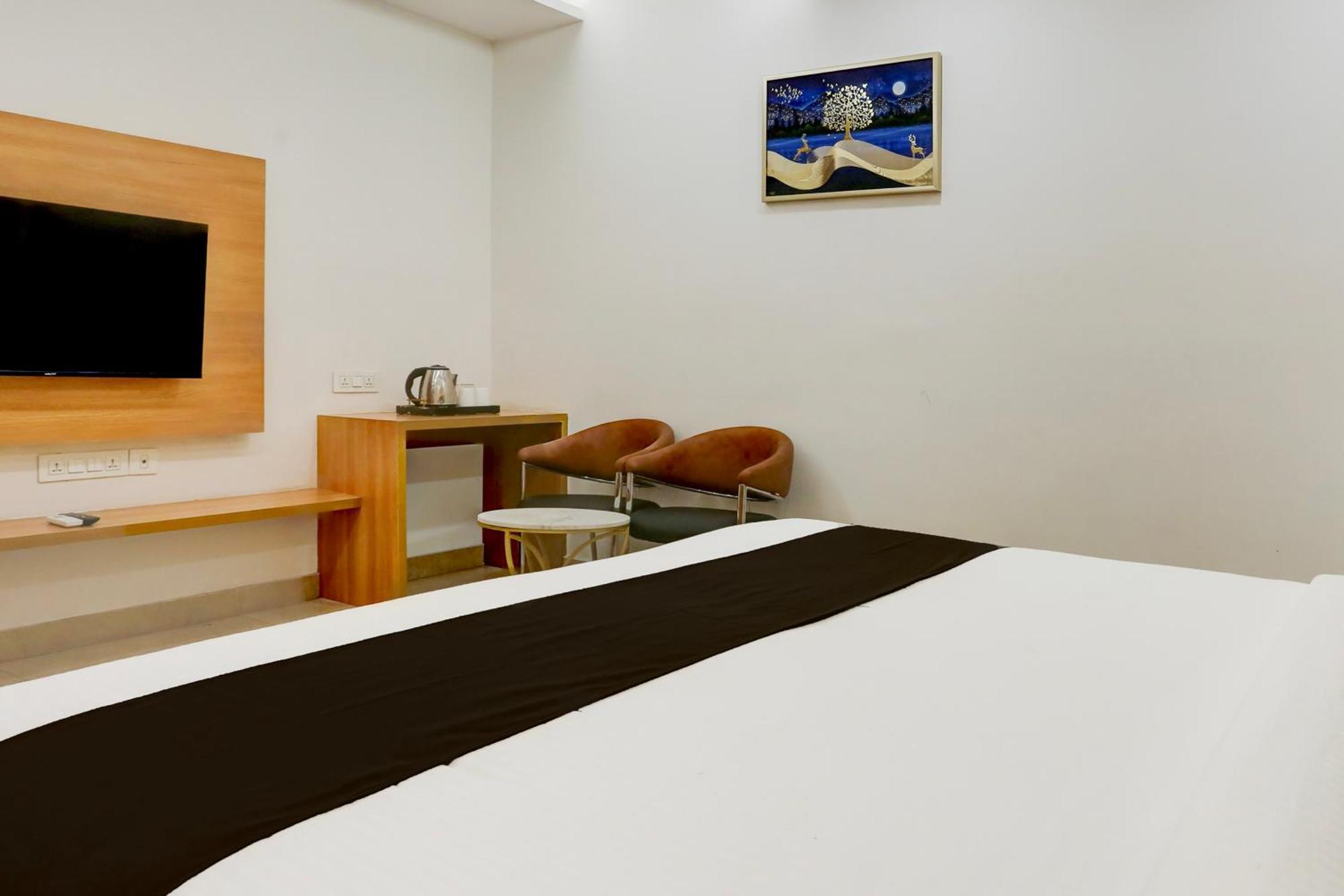 Palette Calista Premium Resort Samalkha エクステリア 写真