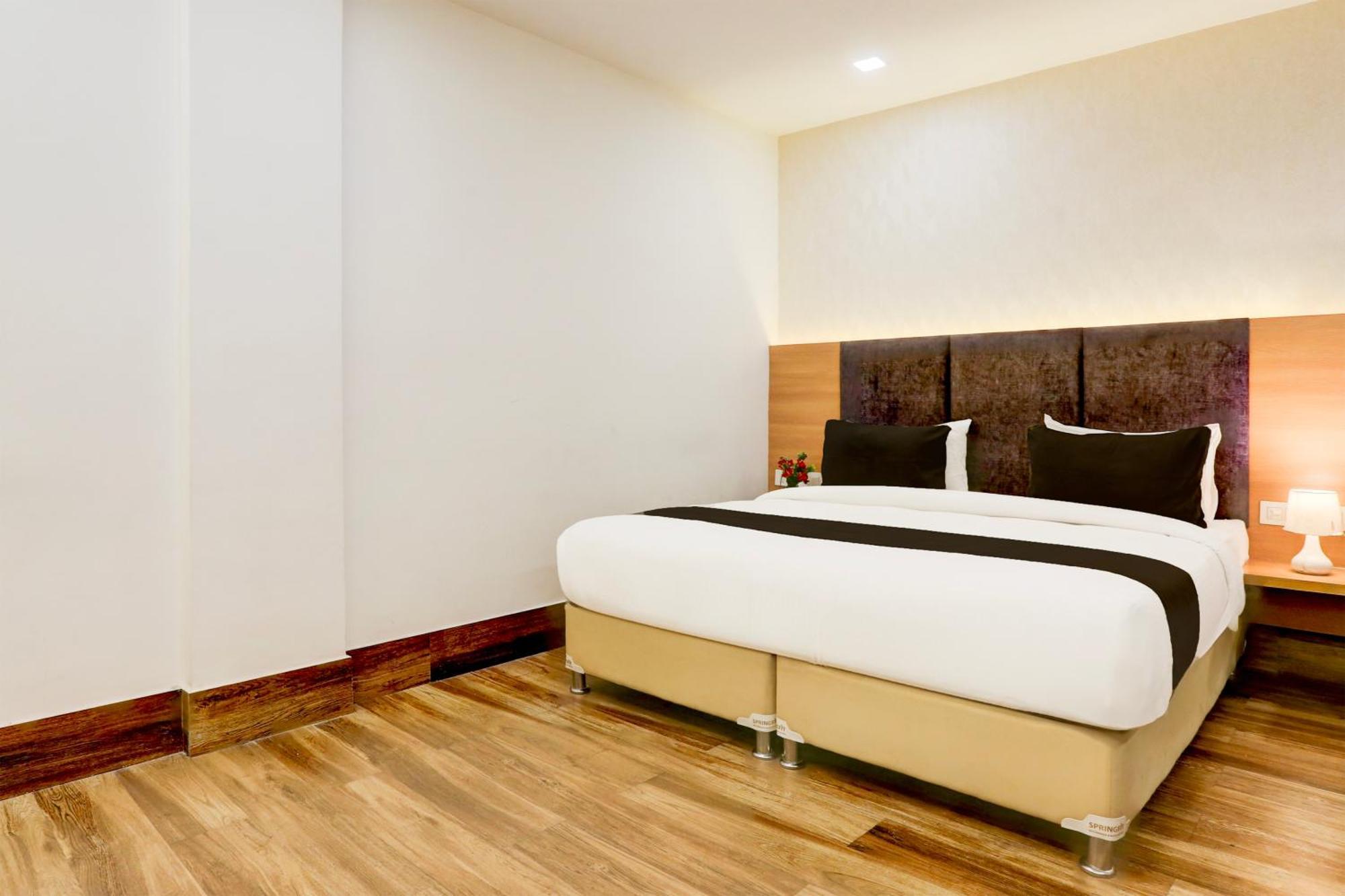 Palette Calista Premium Resort Samalkha エクステリア 写真