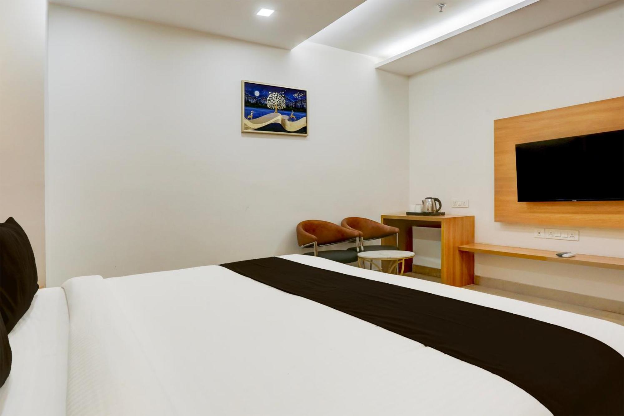 Palette Calista Premium Resort Samalkha エクステリア 写真