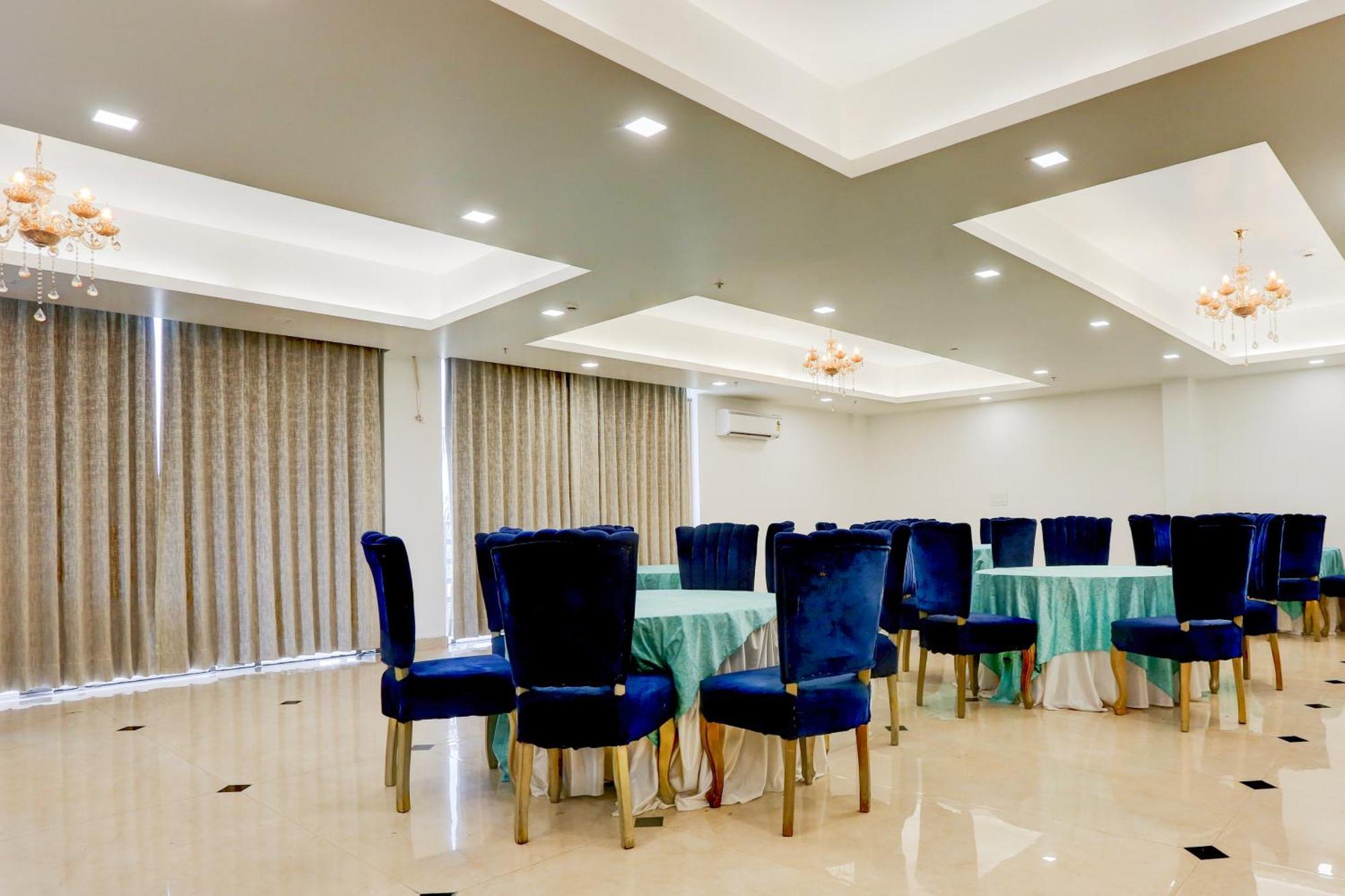Palette Calista Premium Resort Samalkha エクステリア 写真